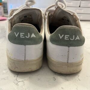 White and light green veja women’s sneakers
